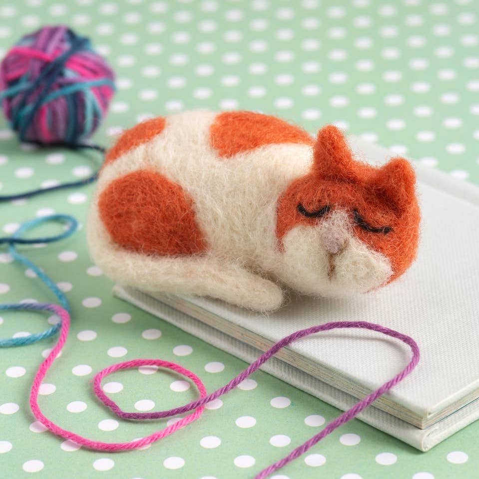 Hawthorn Handmade - Red Panda Needle Felting Kit – EcoFriendlyCrafts